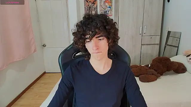 Nude Boy18 online show from March 2026 11:30:02 PM