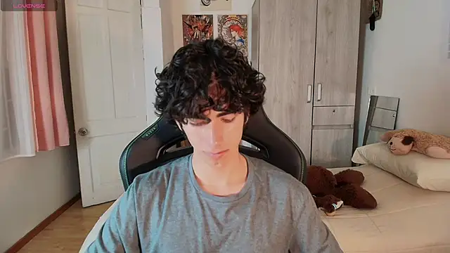 Nude Boy18 online show from April 2026 11:02:01 PM