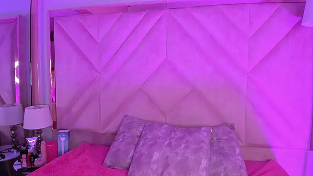 Snapshot of SofiJones_ chatting on November 2025 09:36:02 PM SofiJones online show from November 2025 09:36:02 PM