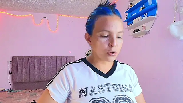 MiSofialeal online show from February 2026 06:29:02 PM