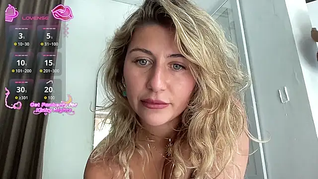 Snapshot of GoddessDove chatting on November 2025 01:49:01 AM GoddessDove online show from November 2025 01:49:01 AM