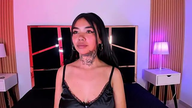 Snapshot of Celeeste18 chatting on November 2025 02:32:01 AM Celeeste18 online show from November 2025 02:32:01 AM