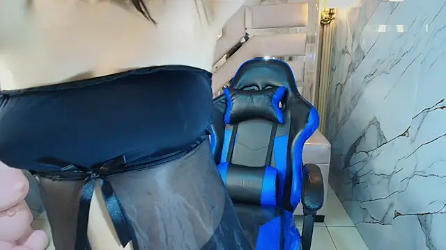 zoe r  online show from November 2025 03:16:02 AM