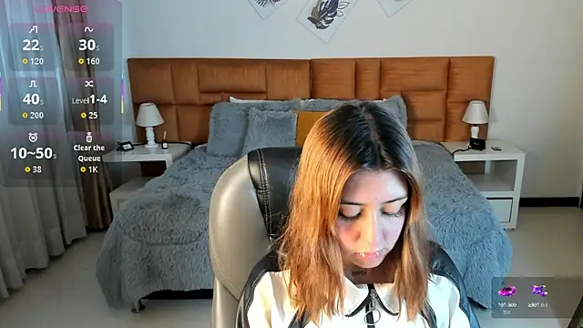 Catti Brie online show from October 2025 12:06:01 PM