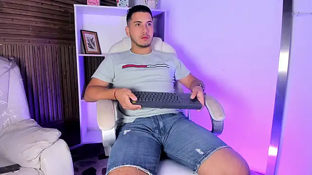 Axel grey  online show from November 2025 01:04:01 PM