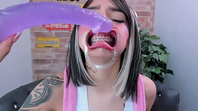 miss   abigail online show from October 2025 09:35:02 PM