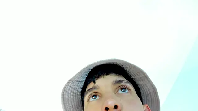 Jheampiiero online show from February 2026 10:06:01 PM