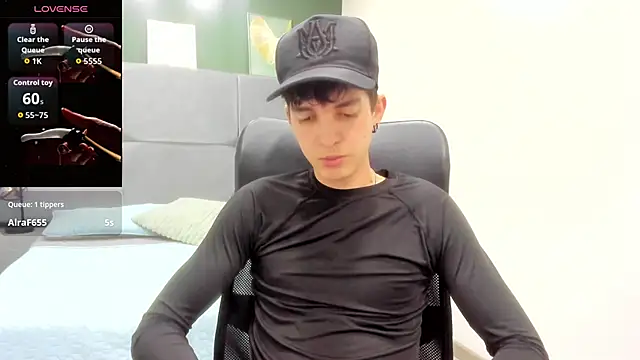 Jheampiiero online show from March 2026 11:04:02 PM