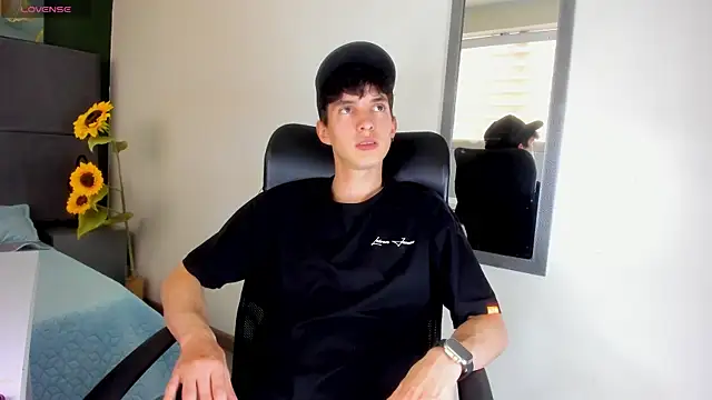 Jheampiiero online show from March 2026 08:31:01 PM