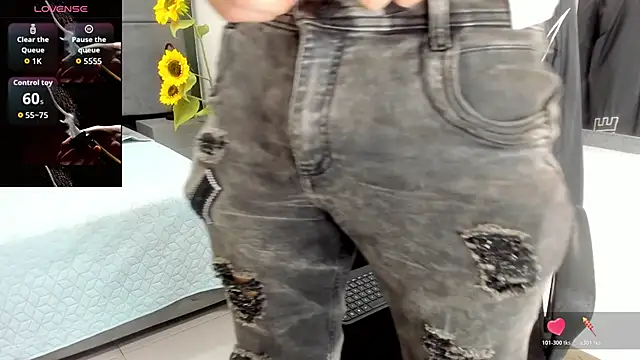 Jheampiiero online show from April 2026 10:07:02 PM