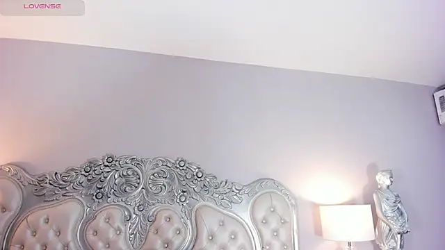 Snapshot of CarolineLee_ chatting on December 2025 10:38:01 PM CarolineLee online show from December 2025 10:38:01 PM