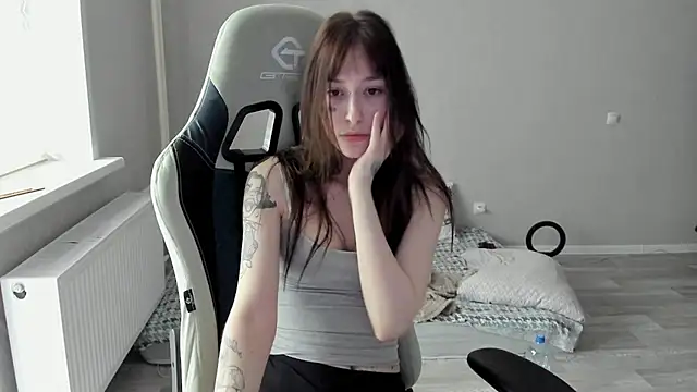 minadzukii online show from September 2025 05:18:02 AM