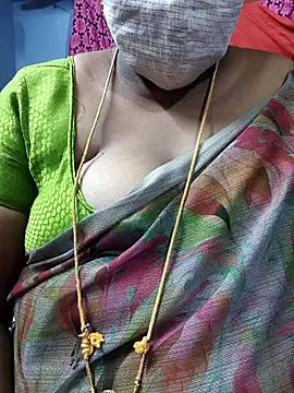 Snapshot of TAMIL_ELAKKIYA chatting on November 2025 08:36:02 AM TAMIL ELAKKIYA online show from November 2025 08:36:02 AM