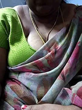 Snapshot of TAMIL_ELAKKIYA chatting on December 2025 08:10:01 AM TAMIL ELAKKIYA online show from December 2025 08:10:01 AM