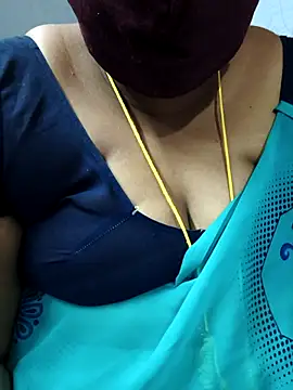 Snapshot of TAMIL_ELAKKIYA chatting on February 2026 04:40:01 PM TAMIL ELAKKIYA online show from February 2026 04:40:01 PM