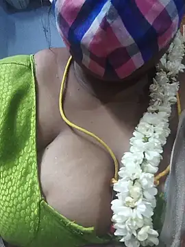 Snapshot of TAMIL_ELAKKIYA chatting on May 2026 04:56:02 PM TAMIL ELAKKIYA online show from May 2026 04:56:02 PM
