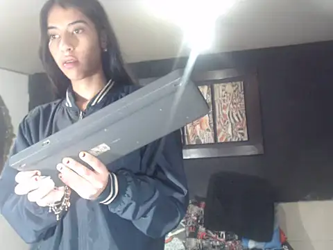 Dara-montenegro online show from October 2025 12:13:01 AM