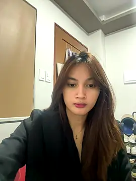 LanySylvia online show from November 2025 02:29:01 PM