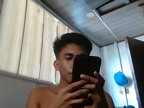 Snapshot of charlie0728 chatting on December 2025 02:51:02 AM charlie0728 online show from December 2025 02:51:02 AM