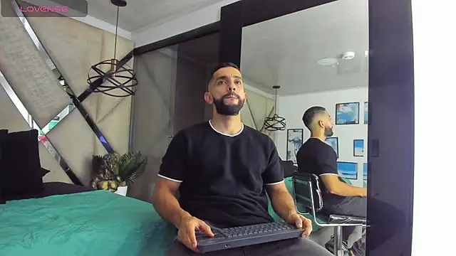 Yiyo10  online show from April 2026 03:40:02 AM