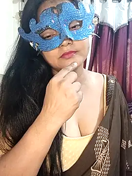 Snapshot of MEERAcle chatting on April 2026 03:38:01 AM MEERAcle online show from April 2026 03:38:01 AM