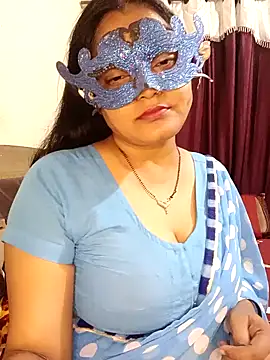 Snapshot of MEERAcle chatting on April 2026 03:28:02 PM MEERAcle online show from April 2026 03:28:02 PM