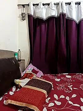 Snapshot of MEERAcle chatting on April 2026 03:39:01 PM MEERAcle online show from April 2026 03:39:01 PM