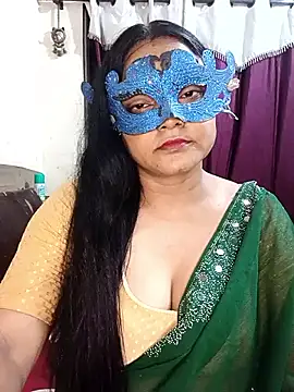 Snapshot of MEERAcle chatting on April 2026 03:28:02 PM MEERAcle online show from April 2026 03:28:02 PM