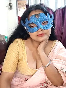 Snapshot of MEERAcle chatting on April 2026 02:56:01 AM MEERAcle online show from April 2026 02:56:01 AM