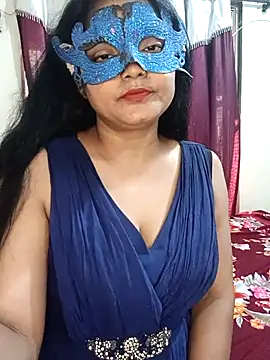 Snapshot of MEERAcle chatting on April 2026 04:05:02 AM MEERAcle online show from April 2026 04:05:02 AM