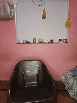 Snapshot of MEERAcle chatting on May 2026 03:41:01 PM MEERAcle online show from May 2026 03:41:01 PM