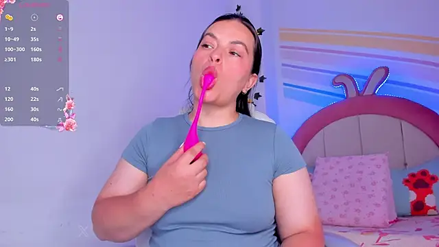 Ariah Walker  online show from September 2025 01:43:01 AM