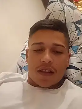 Snapshot of Duartte33 chatting on October 2025 08:08:02 PM Duartte33 online show from October 2025 08:08:02 PM