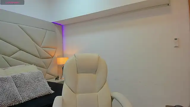 Snapshot of persefone_333 chatting on October 2025 06:49:02 PM persefone 333 online show from October 2025 06:49:02 PM