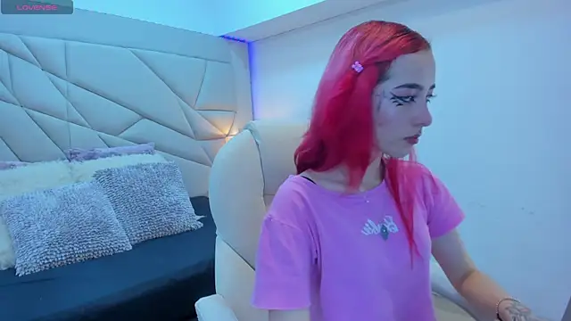 Snapshot of persefone_333 chatting on October 2025 08:07:02 PM persefone 333 online show from October 2025 08:07:02 PM