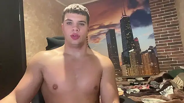 MusclePhantom online show from December 2025 09:10:02 PM