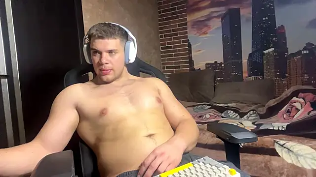 MusclePhantom online show from March 2026 09:25:01 PM