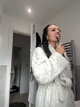 BELLABLACKXUK online show from November 2025 11:10:02 AM