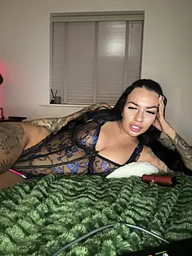 BELLABLACKXUK online show from April 2026 09:48:01 PM