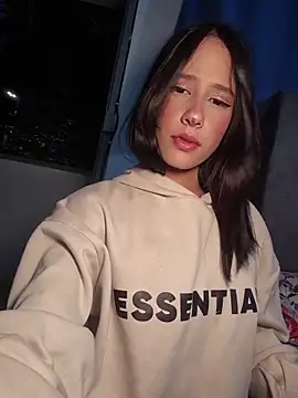 KLOE LUSTX online show from March 2026 11:30:02 PM