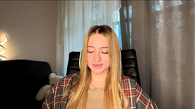 Snapshot of Jetta_Corsacami chatting on October 2025 06:43:01 AM Jetta Corsacami online show from October 2025 06:43:01 AM