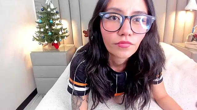 eviegothel  online show from December 2025 08:35:01 PM