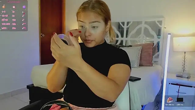 MikaelaStone online show from December 2025 10:55:01 AM