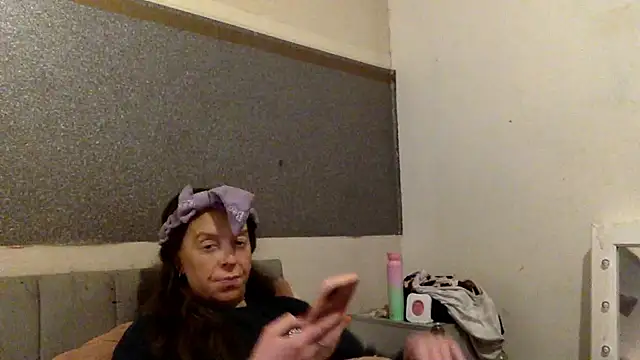 Bellababexox online show from April 2026 06:33:01 AM