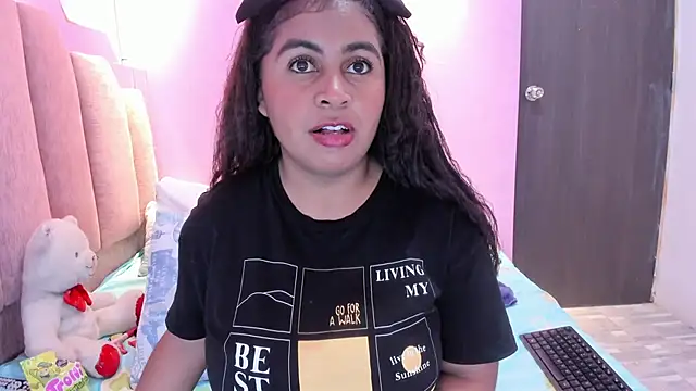 AndreaSweet2 online show from November 2025 07:59:01 PM