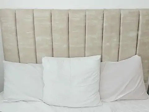 AprilStone1 online show from December 2025 12:44:02 PM