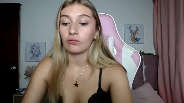 SophiaaLee online show from March 2026 11:43:02 PM