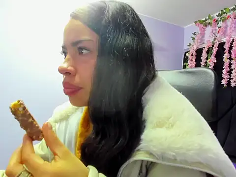 Nanis James online show from February 2026 02:29:02 AM