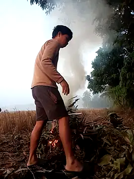 Johlrd online show from December 2025 12:42:01 AM