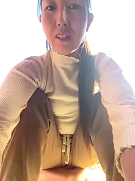 Snapshot of Huong-Ly chatting on November 2025 02:01:02 AM Huong-Ly online show from November 2025 02:01:02 AM